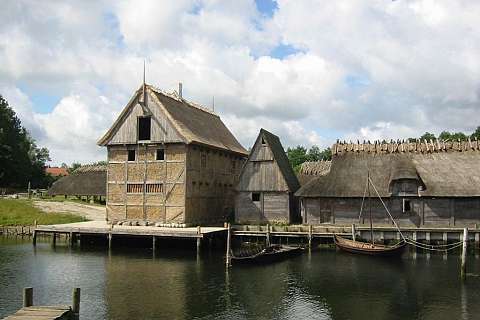 Datei:Sturmdorf.jpg